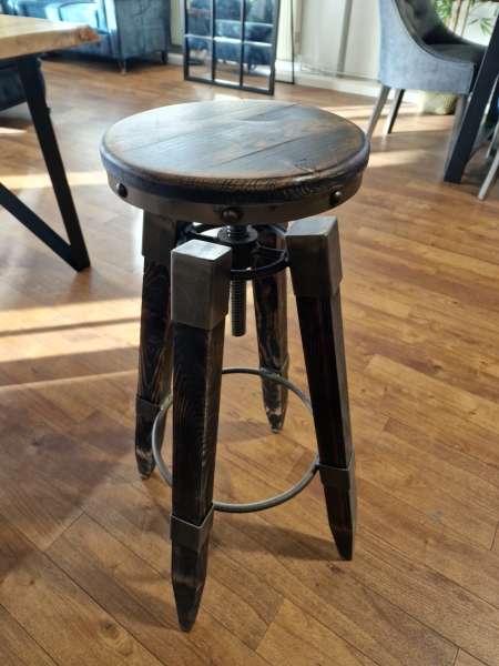 Bar stool made of steel and wood
